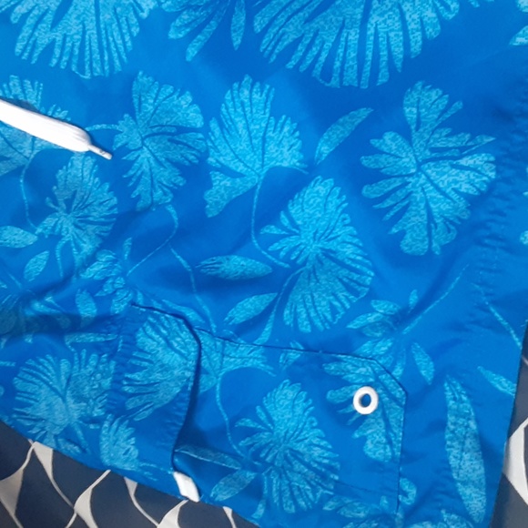 OP  BLUE FLORAL SWIM TRUNKS,  SIZE 3XL (48-50) - Picture 3 of 9